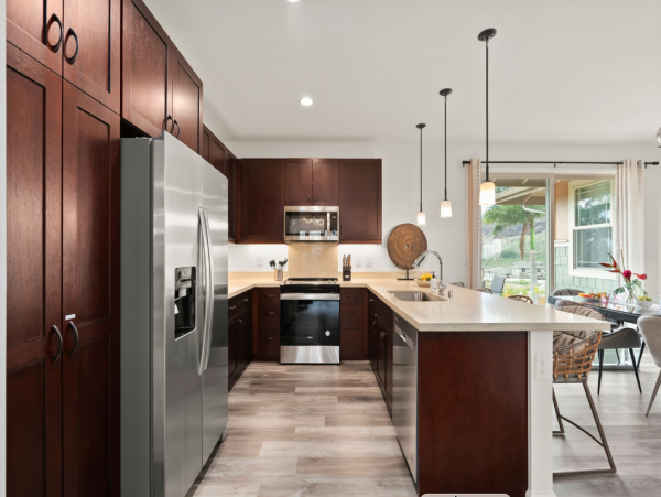 Your Dream Hawaiian Retreat Awaits in Makaha Valley - Luxury 4-Bedroom Home